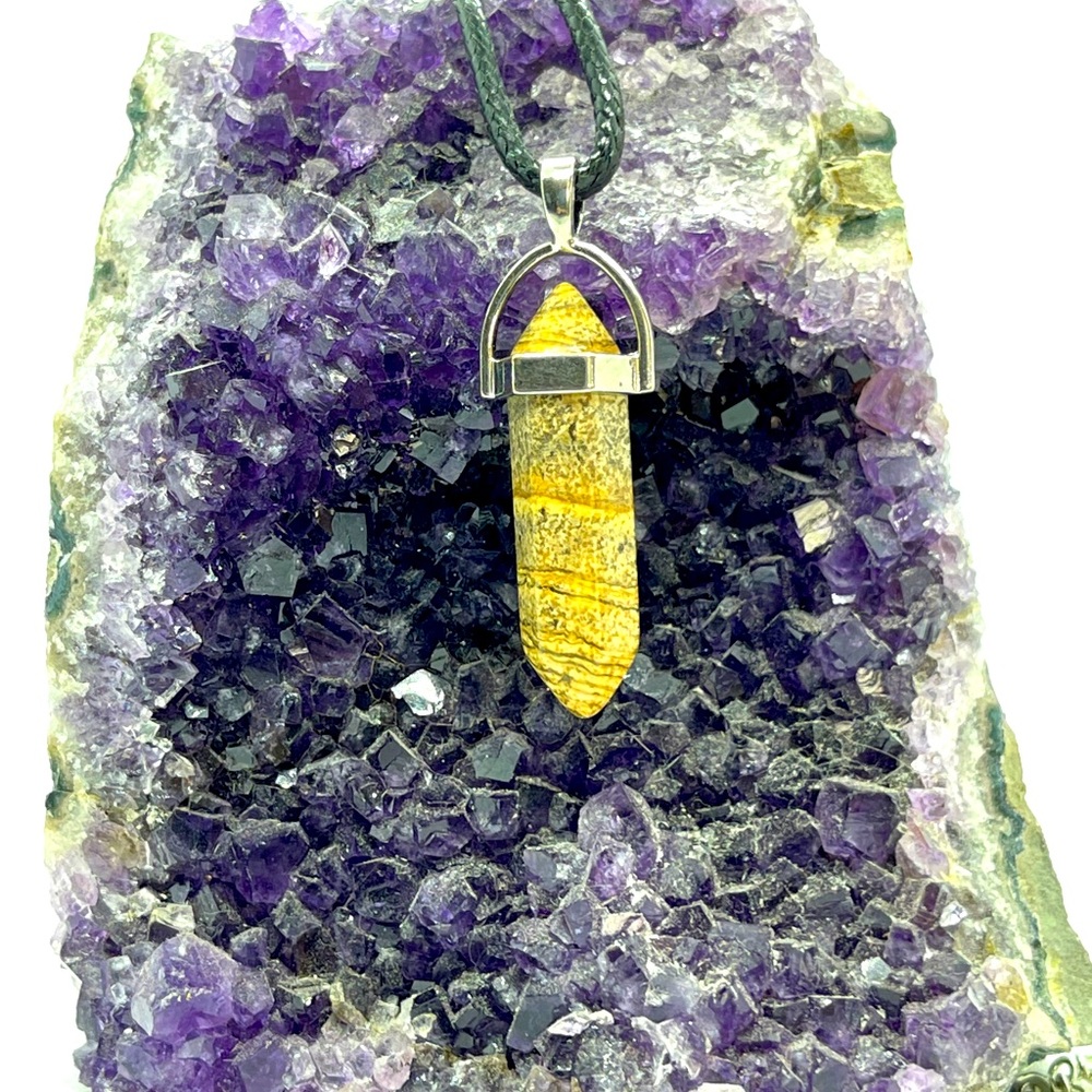 Earth stone colored pendant